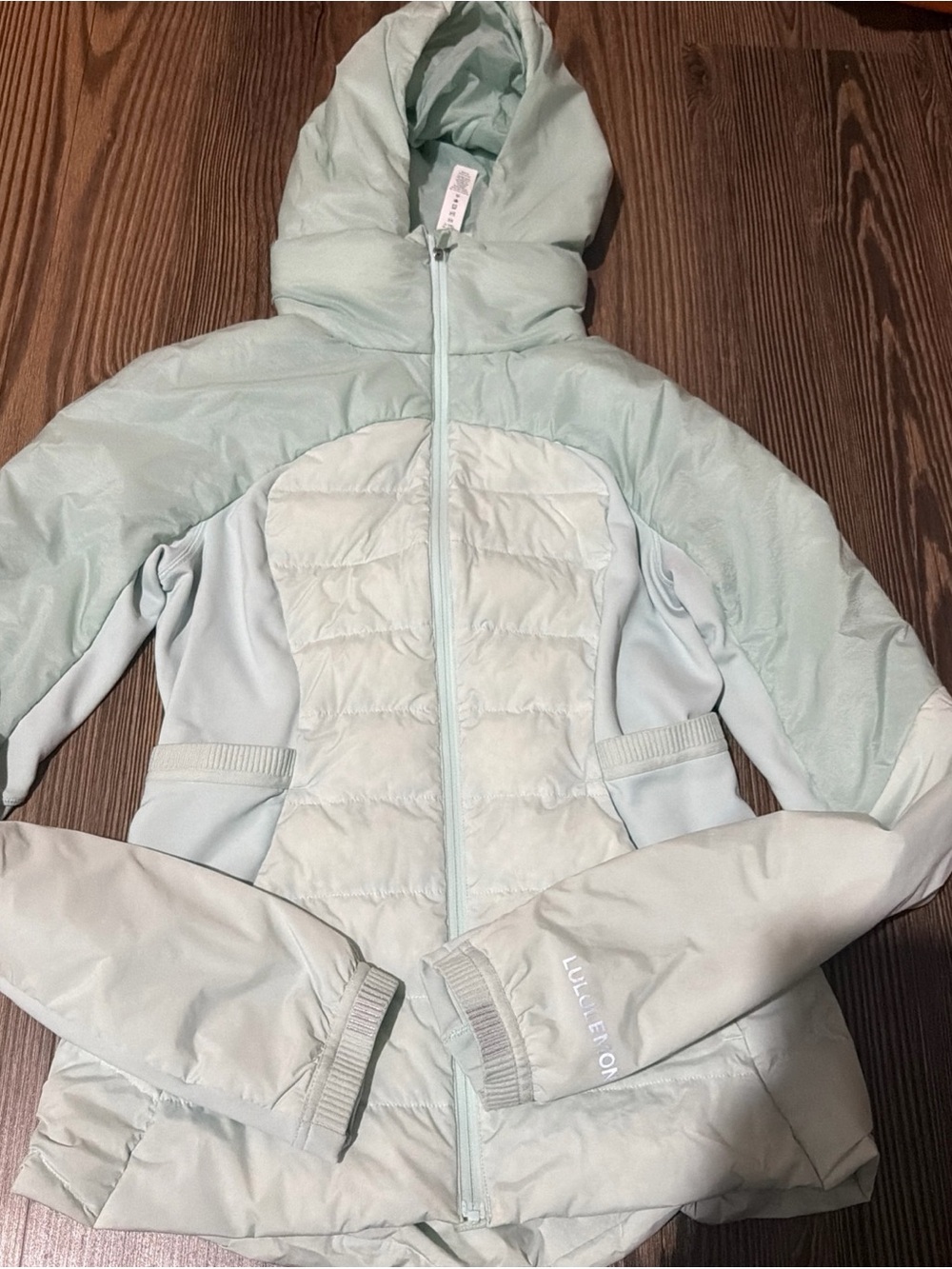 Lululemon down for it all jacket women sz 4